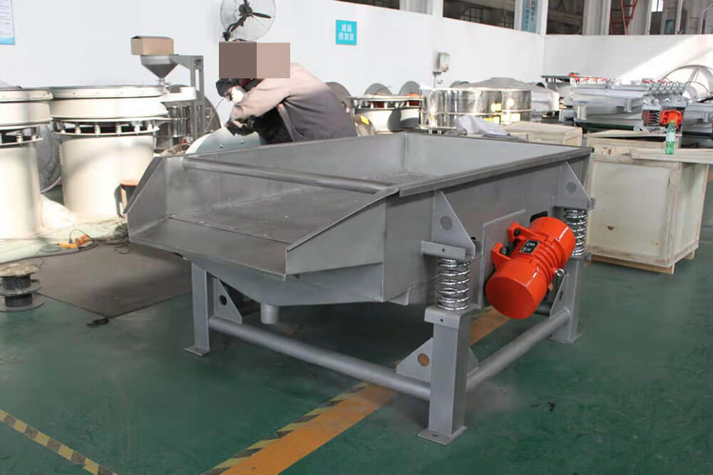 Linear vibrating screen